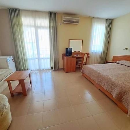 Family Hotel Selena Nesebar Exterior foto