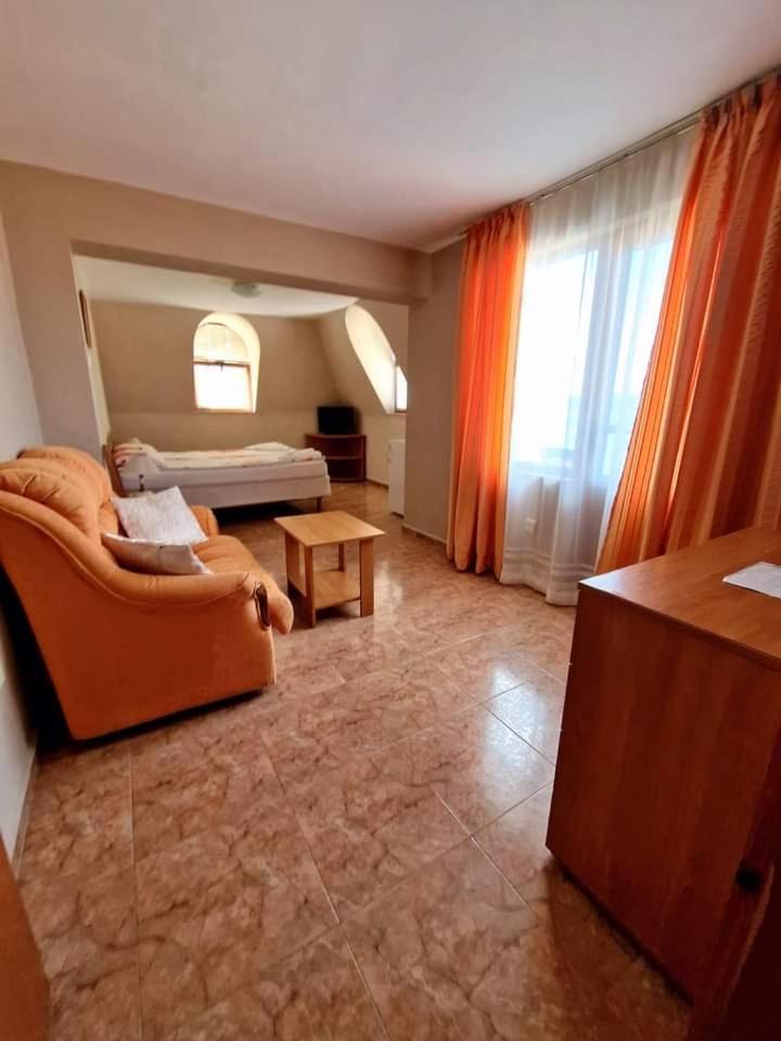 Family Hotel Selena Nesebar Exterior foto