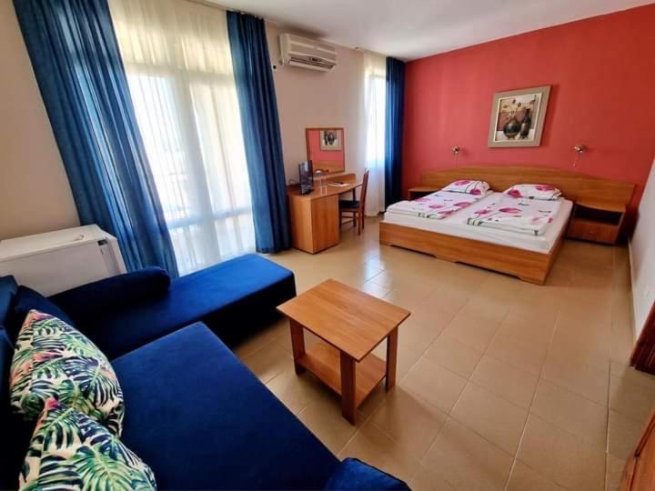Family Hotel Selena Nesebar Exterior foto