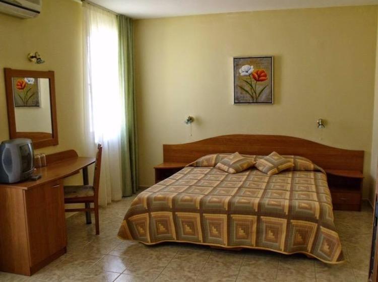 Family Hotel Selena Nesebar Exterior foto